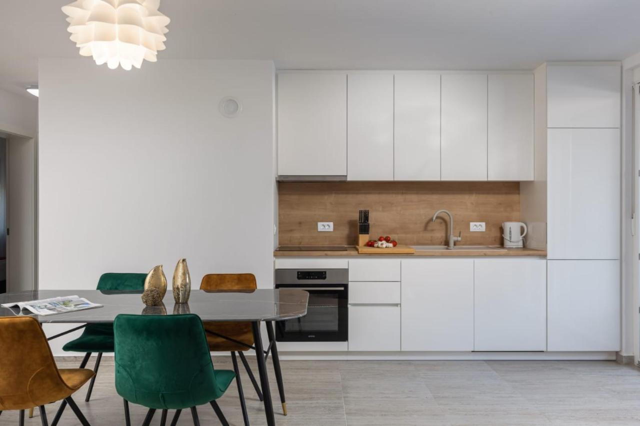 Apartments Cesare Нин Екстериор снимка