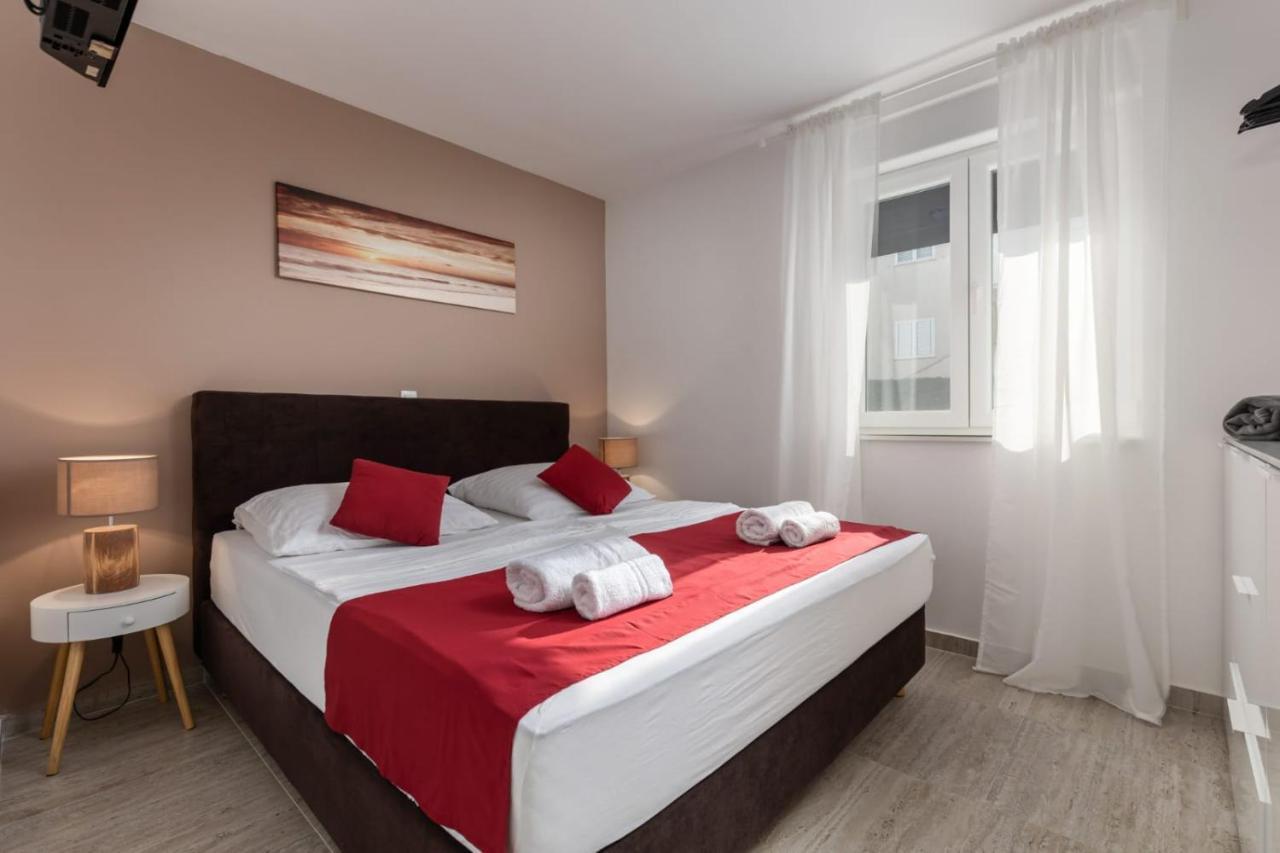 Apartments Cesare Нин Екстериор снимка