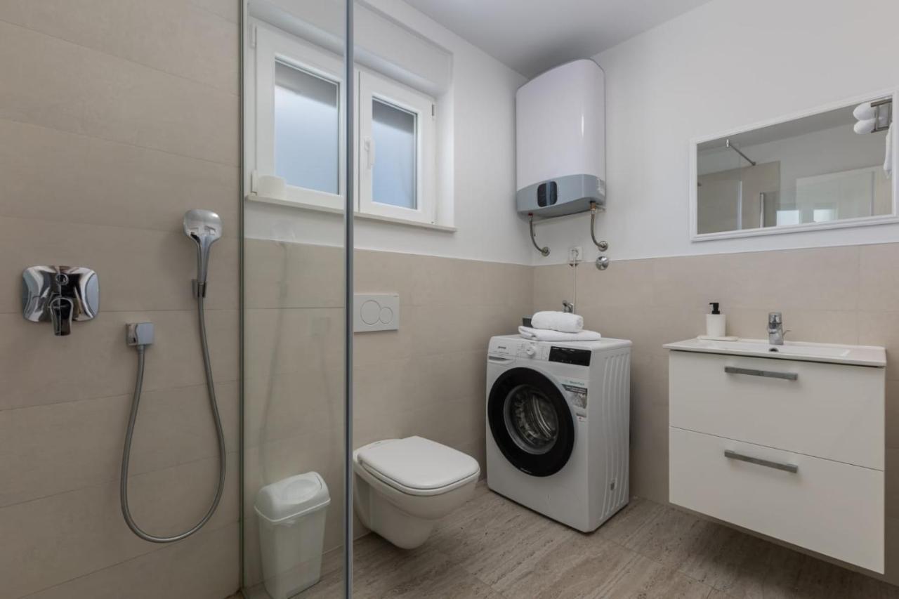 Apartments Cesare Нин Екстериор снимка