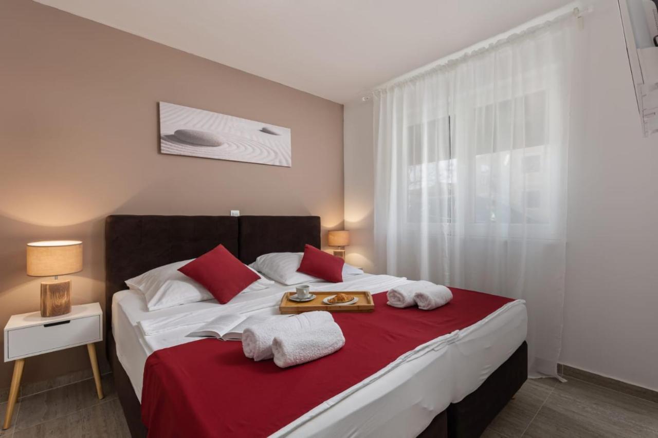 Apartments Cesare Нин Екстериор снимка