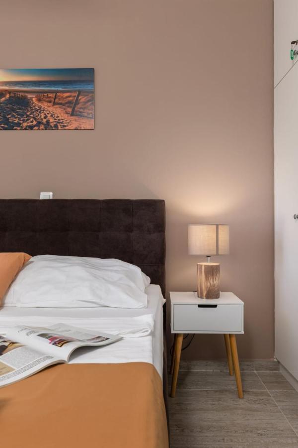 Apartments Cesare Нин Екстериор снимка