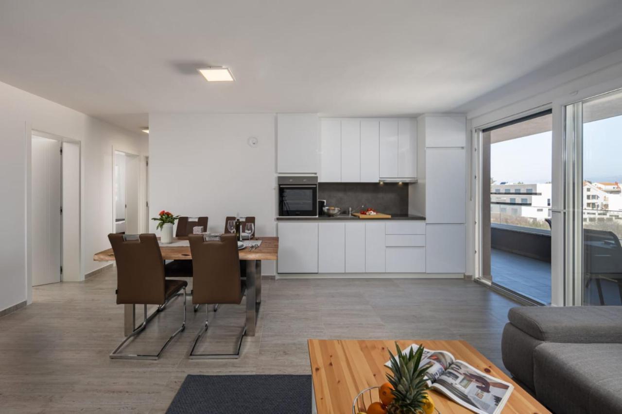 Apartments Cesare Нин Екстериор снимка