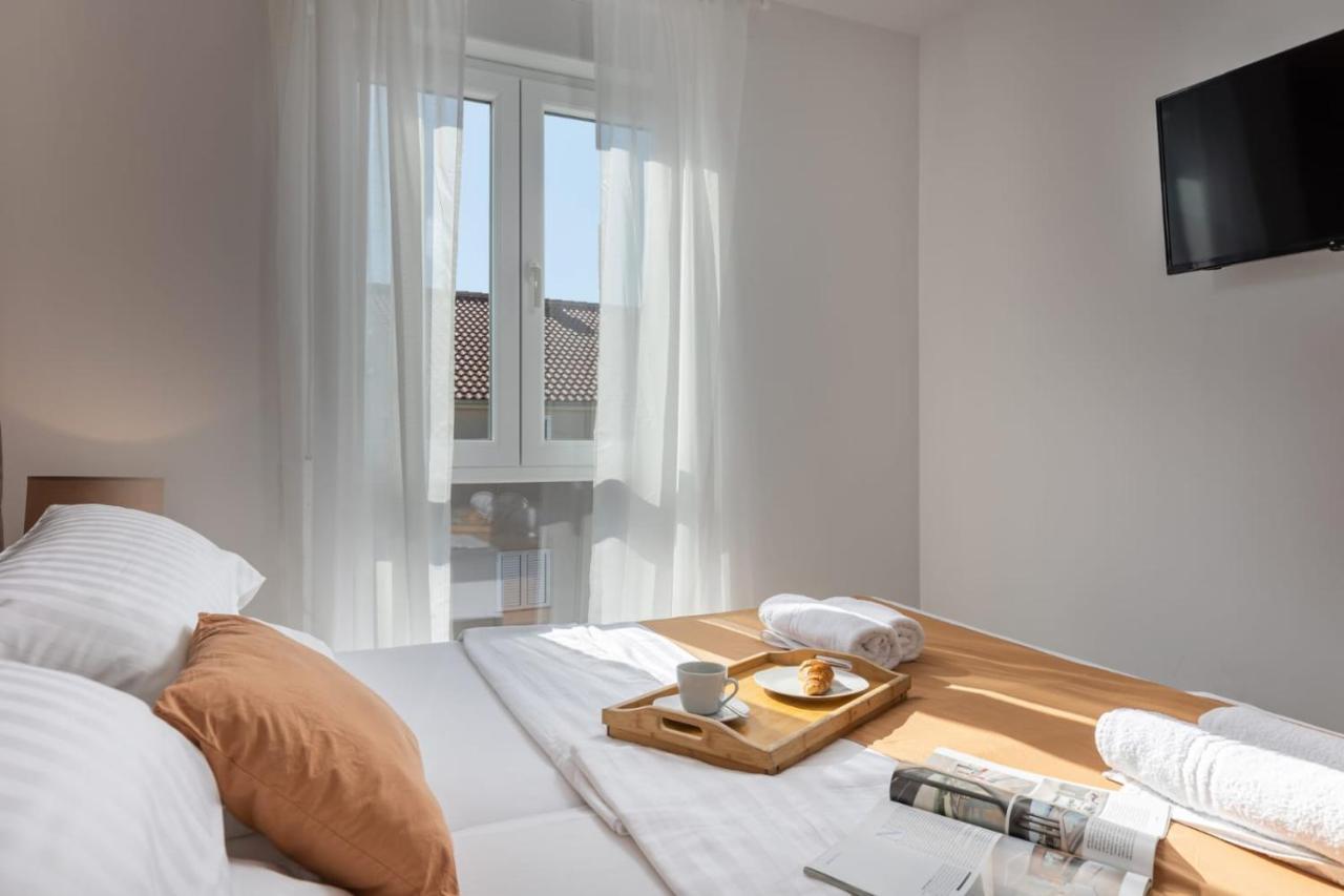 Apartments Cesare Нин Екстериор снимка