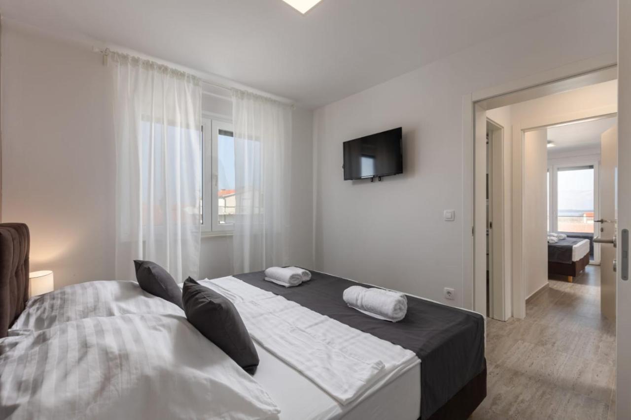 Apartments Cesare Нин Екстериор снимка