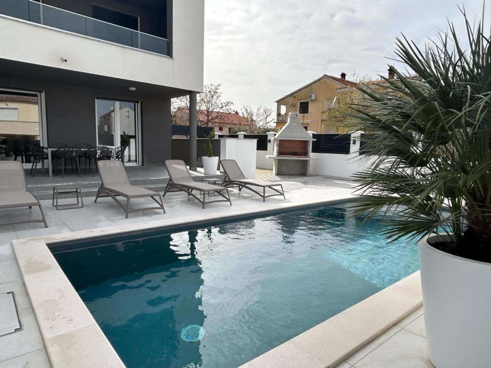 Apartments Cesare Нин Екстериор снимка