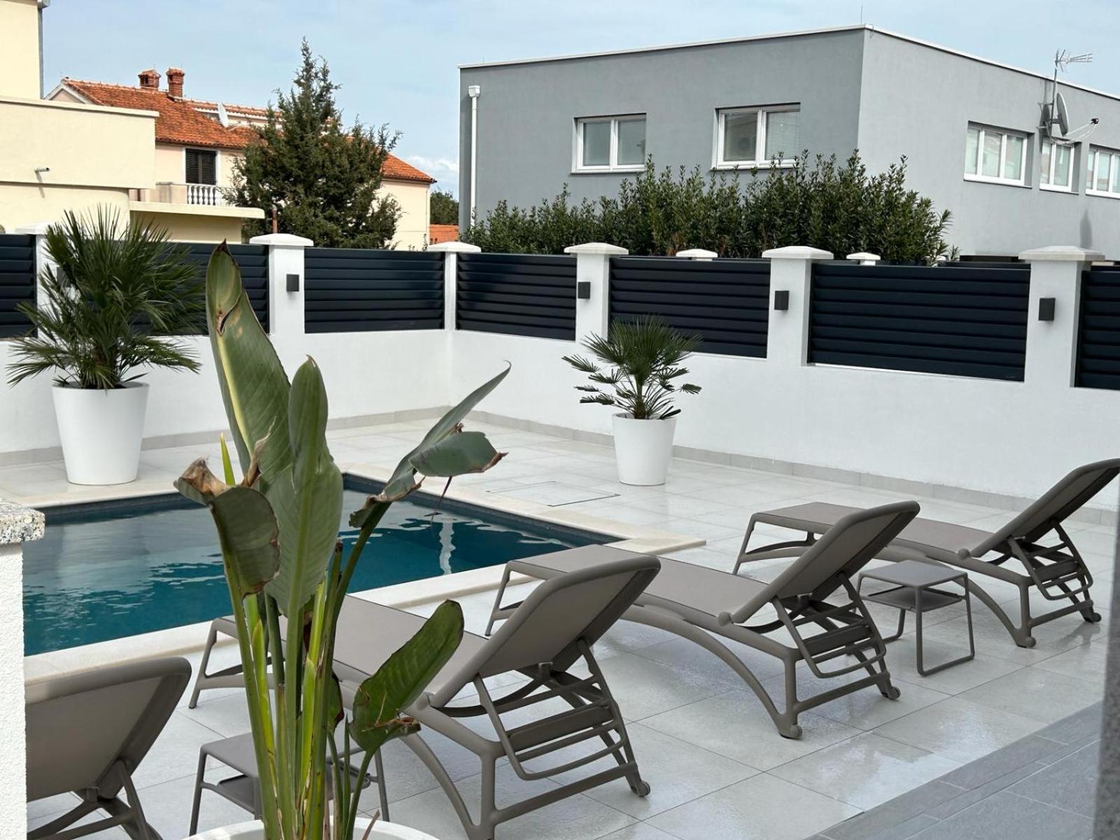 Apartments Cesare Нин Екстериор снимка