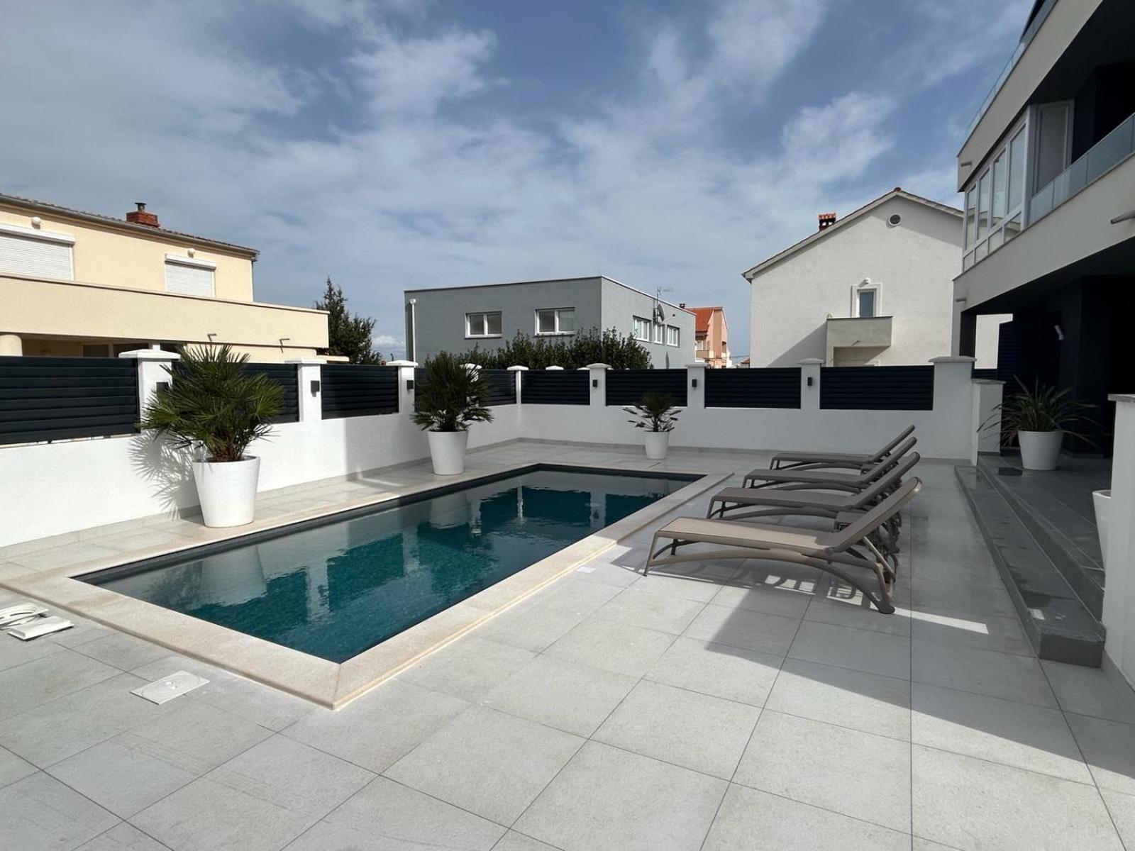 Apartments Cesare Нин Екстериор снимка